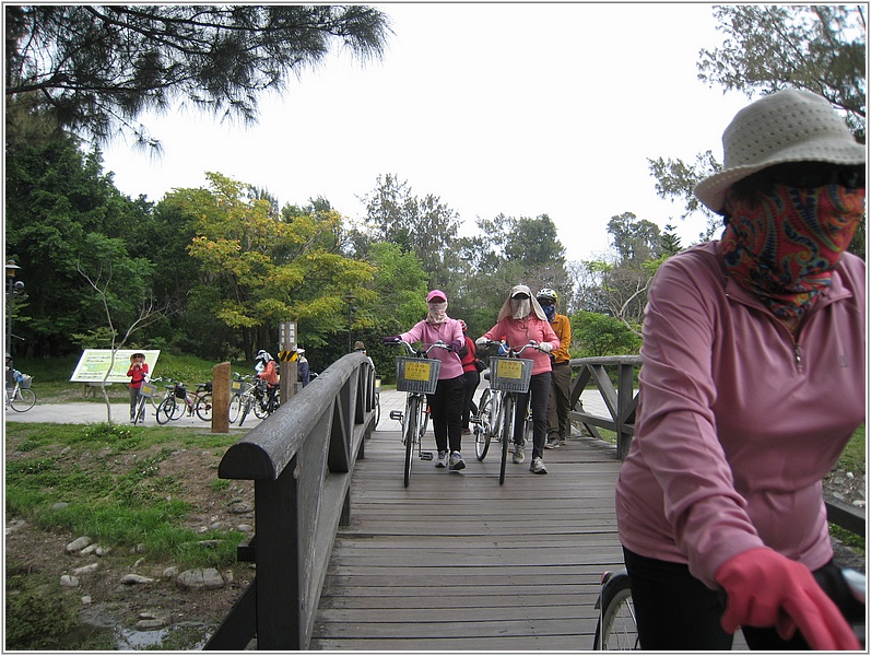 2014-03-25 15-18-29繼續逛森林公園.JPG